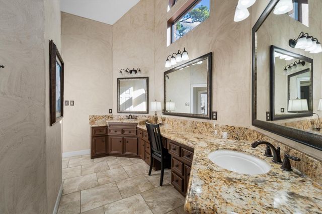 11823 Parkriver Drive, Houston, TX 77070