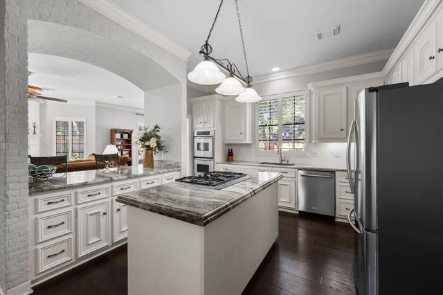 11823 Parkriver Drive, Houston, TX 77070