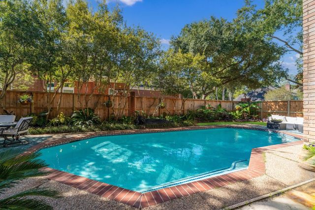 11823 Parkriver Drive, Houston, TX 77070