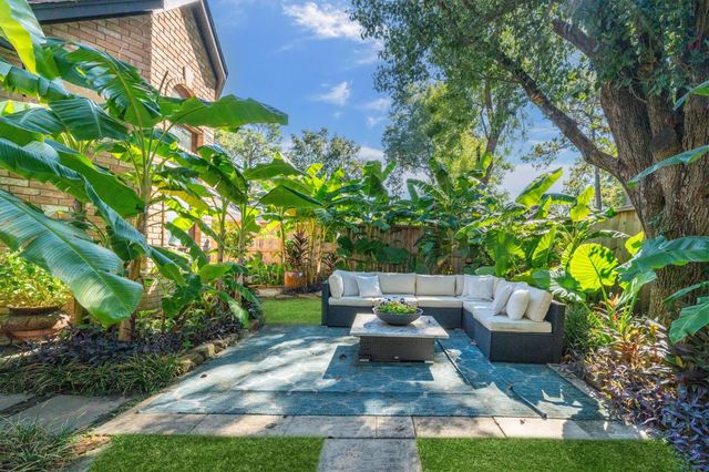 11823 Parkriver Drive, Houston, TX 77070