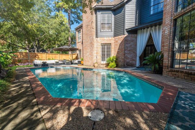 11823 Parkriver Drive, Houston, TX 77070