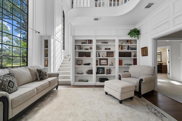 11823 Parkriver Drive, Houston, TX 77070
