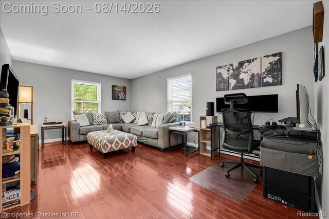 242 Barrington Circle, Orion Charter Township, MI 48360