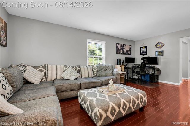 242 Barrington Circle, Orion Charter Township, MI 48360