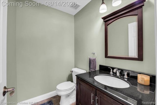 242 Barrington Circle, Orion Charter Township, MI 48360