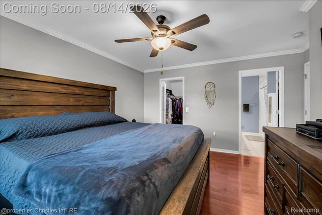242 Barrington Circle, Orion Charter Township, MI 48360