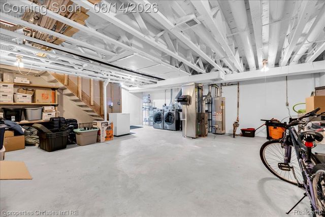 242 Barrington Circle, Orion Charter Township, MI 48360