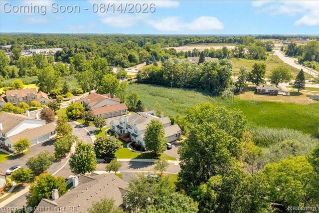 242 Barrington Circle, Orion Charter Township, MI 48360