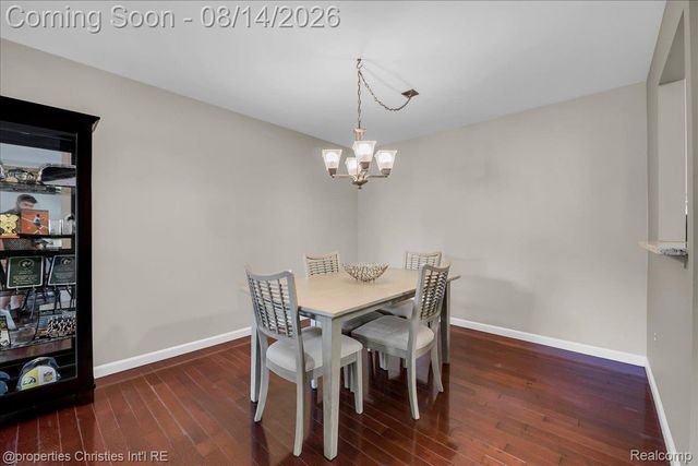 242 Barrington Circle, Orion Charter Township, MI 48360