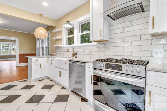 22 Fenner Avenue, Asheville, NC 28804