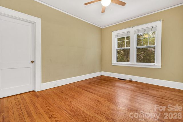 22 Fenner Avenue, Asheville, NC 28804