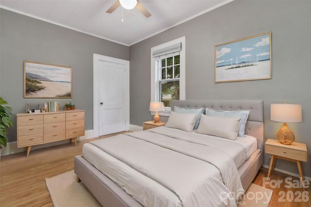 22 Fenner Avenue, Asheville, NC 28804