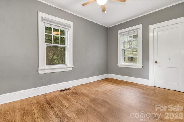 22 Fenner Avenue, Asheville, NC 28804
