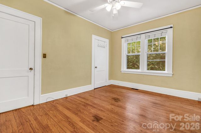22 Fenner Avenue, Asheville, NC 28804
