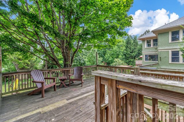 22 Fenner Avenue, Asheville, NC 28804