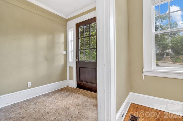 22 Fenner Avenue, Asheville, NC 28804