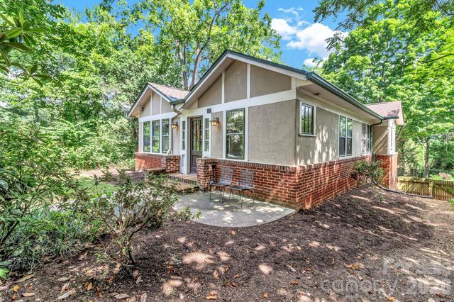 22 Fenner Avenue, Asheville, NC 28804