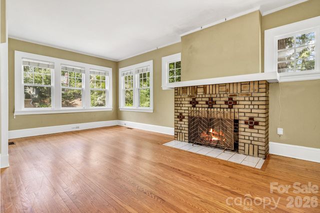 22 Fenner Avenue, Asheville, NC 28804