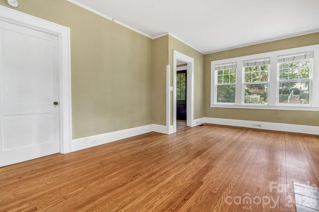 22 Fenner Avenue, Asheville, NC 28804