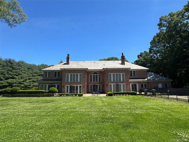 195 Feeks Lane, Locust Valley, NY 11560
