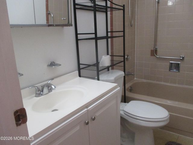 365F Chesterfield Court, Lakewood, NJ 08701