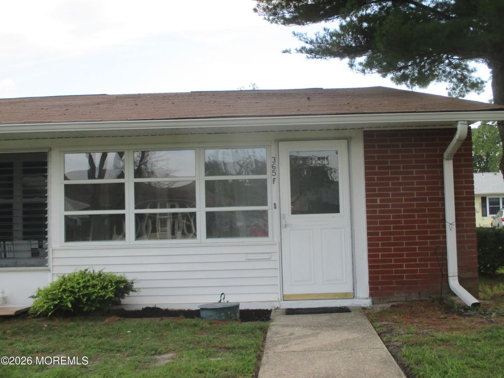 365F Chesterfield Court, Lakewood, NJ 08701