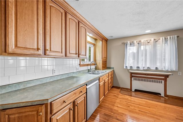 1278 Ashton Rd, Sharon, PA 16146