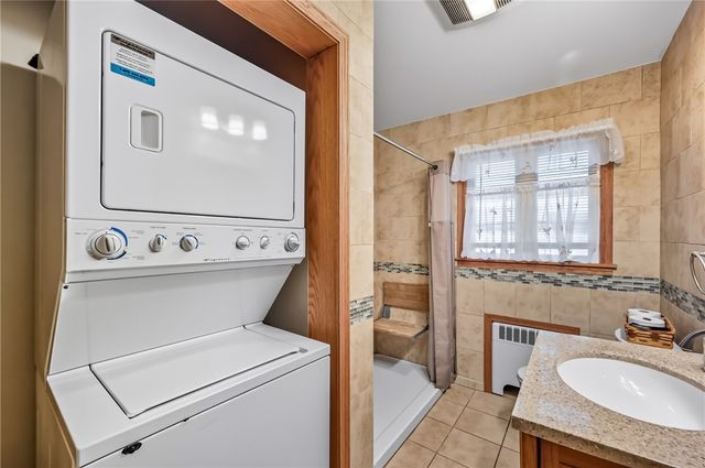 1278 Ashton Rd, Sharon, PA 16146