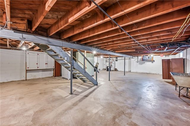 1278 Ashton Rd, Sharon, PA 16146