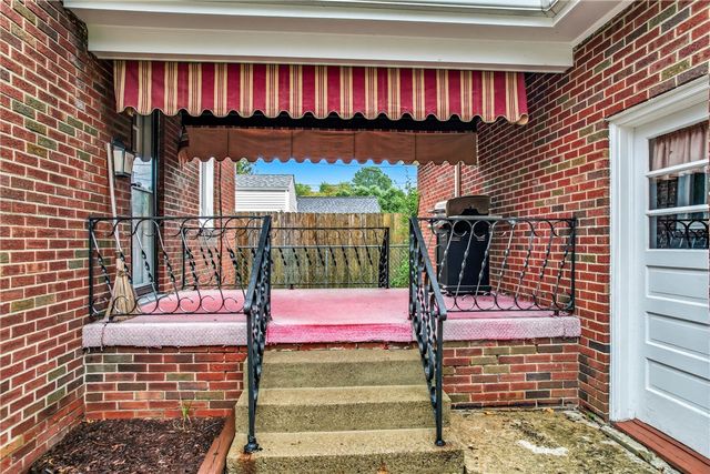 1278 Ashton Rd, Sharon, PA 16146