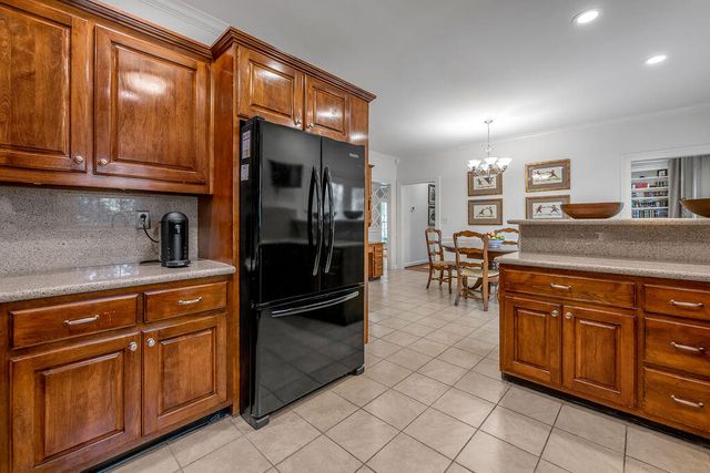 2385 The Woods Lane, Lexington, KY 40502