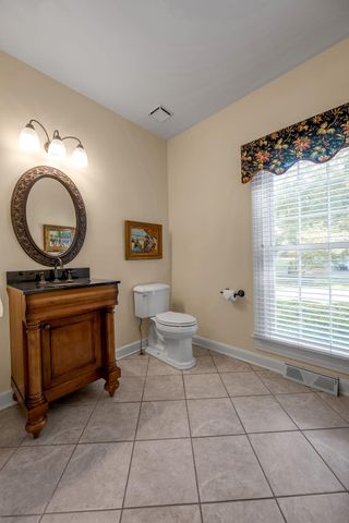 2385 The Woods Lane, Lexington, KY 40502