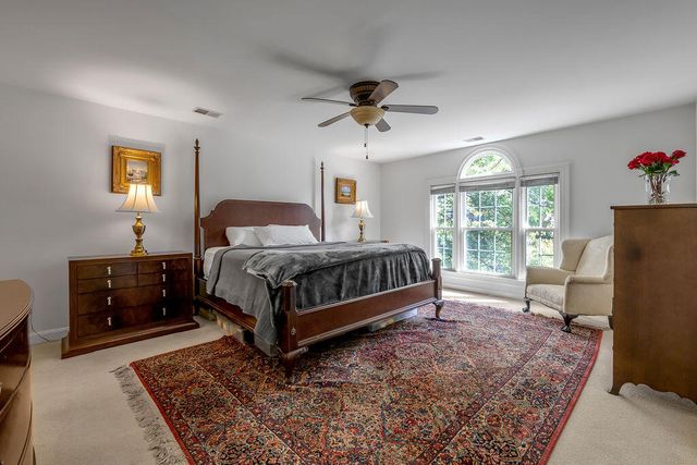 2385 The Woods Lane, Lexington, KY 40502