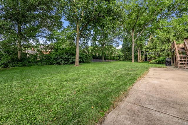 2385 The Woods Lane, Lexington, KY 40502