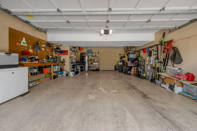 2385 The Woods Lane, Lexington, KY 40502