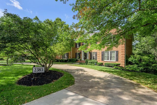 2385 The Woods Lane, Lexington, KY 40502