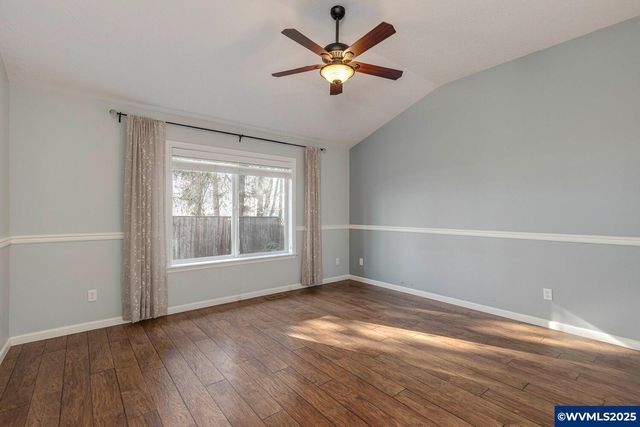 940 Hayes St, Mt Angel, OR 97362