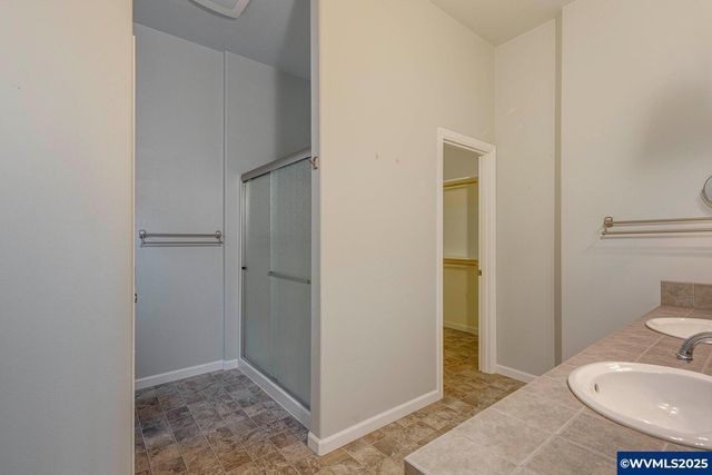 940 Hayes St, Mt Angel, OR 97362