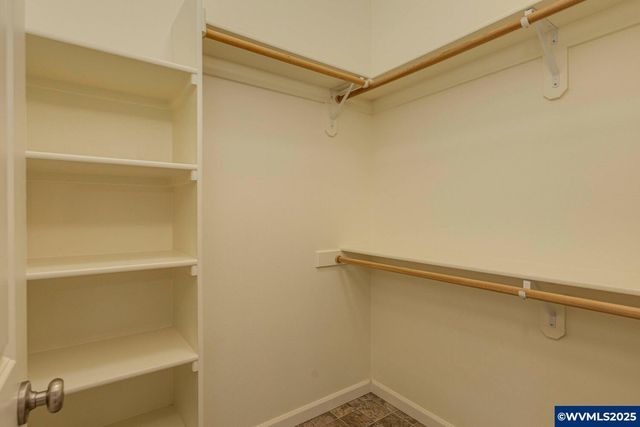 940 Hayes St, Mt Angel, OR 97362