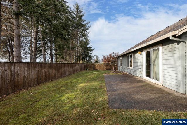 940 Hayes St, Mt Angel, OR 97362