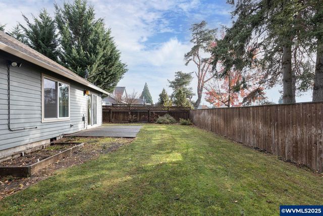 940 Hayes St, Mt Angel, OR 97362