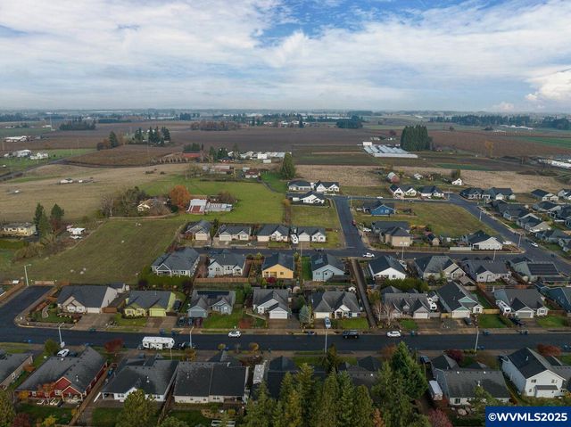 940 Hayes St, Mt Angel, OR 97362