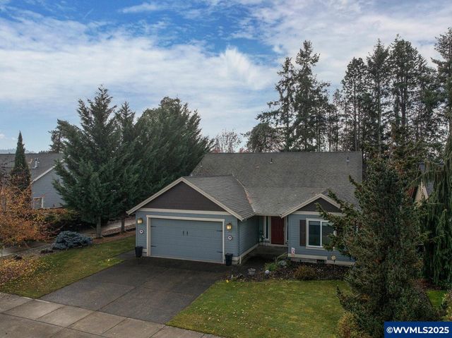 940 Hayes St, Mt Angel, OR 97362