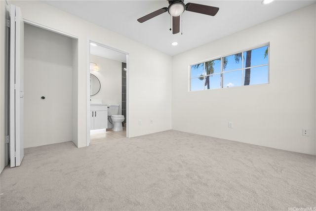 94-686 Lumiauau Street UU204, Waipahu, HI 96797