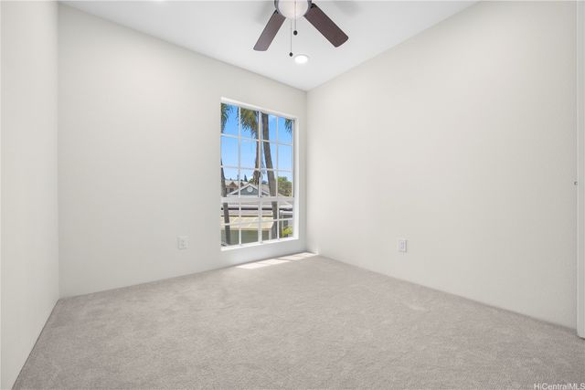 94-686 Lumiauau Street UU204, Waipahu, HI 96797