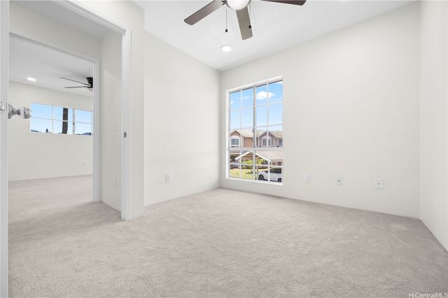 94-686 Lumiauau Street UU204, Waipahu, HI 96797