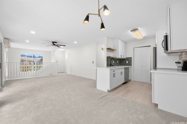 94-686 Lumiauau Street UU204, Waipahu, HI 96797