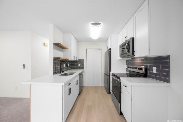 94-686 Lumiauau Street UU204, Waipahu, HI 96797