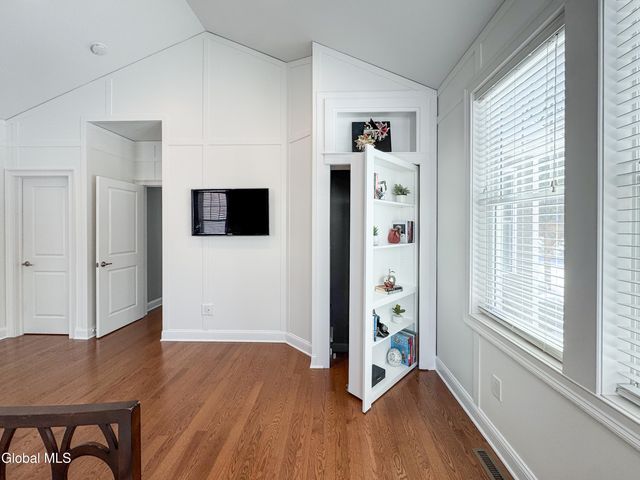 21 Saw Mill Court, Wilton, NY 12866