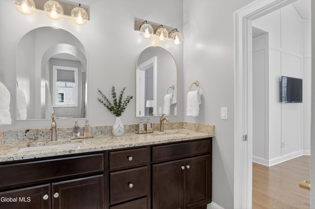 21 Saw Mill Court, Wilton, NY 12866